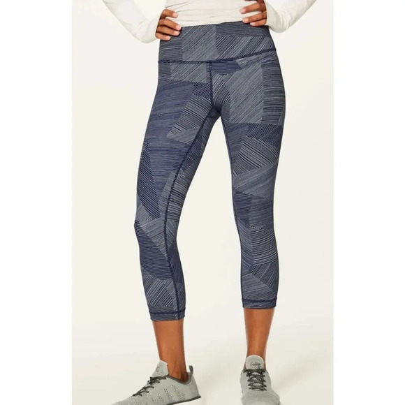 Lululemon Wunder Under Crop High-Rise Luxtreme Etch Hall Navy Size 4 - Picture 1 of 9